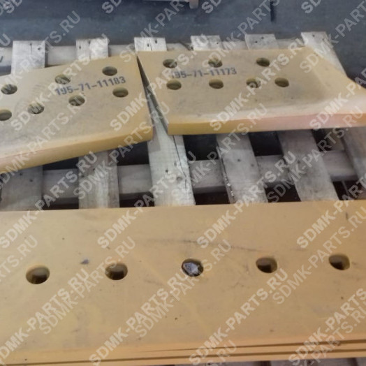 Нож отвала боковой левый KOMATSU D355A 195-71-11173