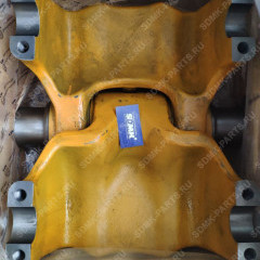 Балансир катка в сборе 17A-30-00050 KOMATSU D155A-5 17A-30-00051 17A-30-00051