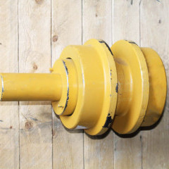 Каток поддерживающий 175-30-00517 KOMATSU D155A-1 175-30-00516 175-30-00516 Каток поддерживающий 175-30-00517 KOMATSU D155A-1 175-30-00516 175-30-00516