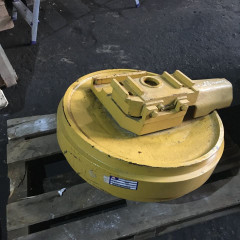 Колесо направляющее KOMATSU D85A-21 154-30-00770 154-30-00770 Колесо направляющее KOMATSU D85A-21 154-30-00770 154-30-00770